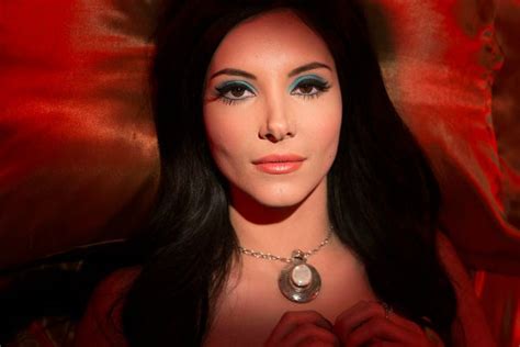 The Love Witch: A Critique of Traditional Gender Roles
